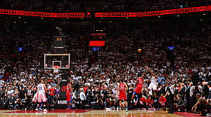Kawhi Leonard Buzzer Beater During Toronto Raptors Playoff Game HD wallpaper