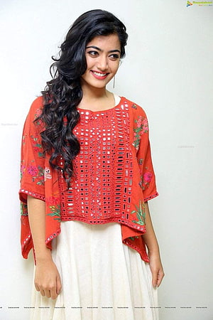 Rashmika Mandanna in Vibrant Red Embroidered Kurta with Floral Details HD phone wallpaper