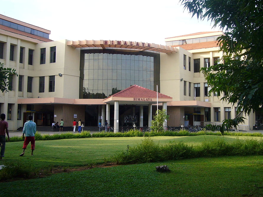 Himalaya Building at Indian Institute of Technology Madras Campus HD wallpaper