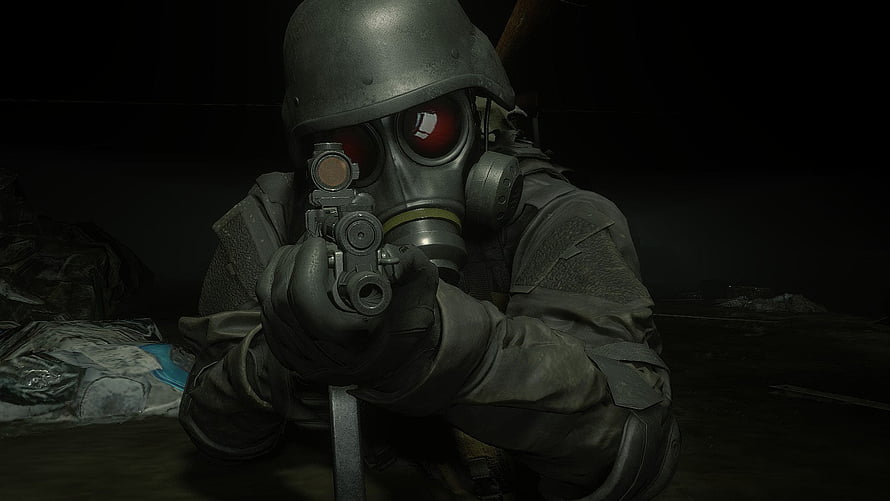 Resident Evil 2 Remake U.S.S. Hunk Character Aiming Pistol in Dark Trench HD wallpaper