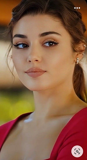 Hande Ercelesoft Focus Portrait in Red Top with Natural Makeup and Warm Outdoor Lighting HD phone wallpaper