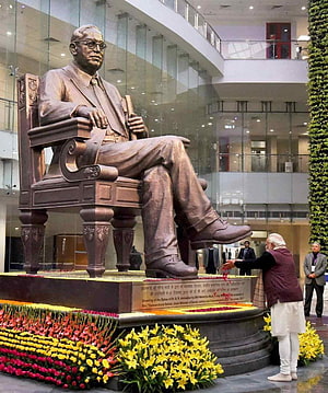 Dr. B. R. Ambedkar Bronze Statue in Modern Government Building Lobby HD phone wallpaper