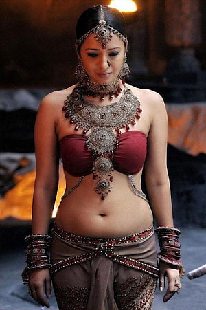 Elegant South Indian Woman in Traditional Red and Gold Jewelry and Costume, South Indian Actress Hot Navel Pics, tamil actress navel HD phone wallpaper