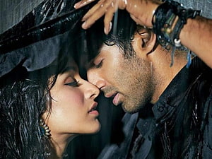 Aashiqui 2 Romantic Couple in Rain with Intimate Close-Up Profile HD wallpaper