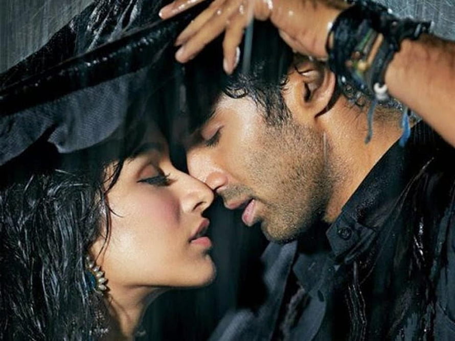 Aashiqui 2 Romantic Couple in Rain with Intimate Close-Up Profile HD wallpaper