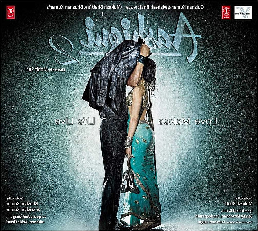 Aashiqui 2 Movie Poster Featuring Romantic Couple Embracing in Heavy Rain HD wallpaper
