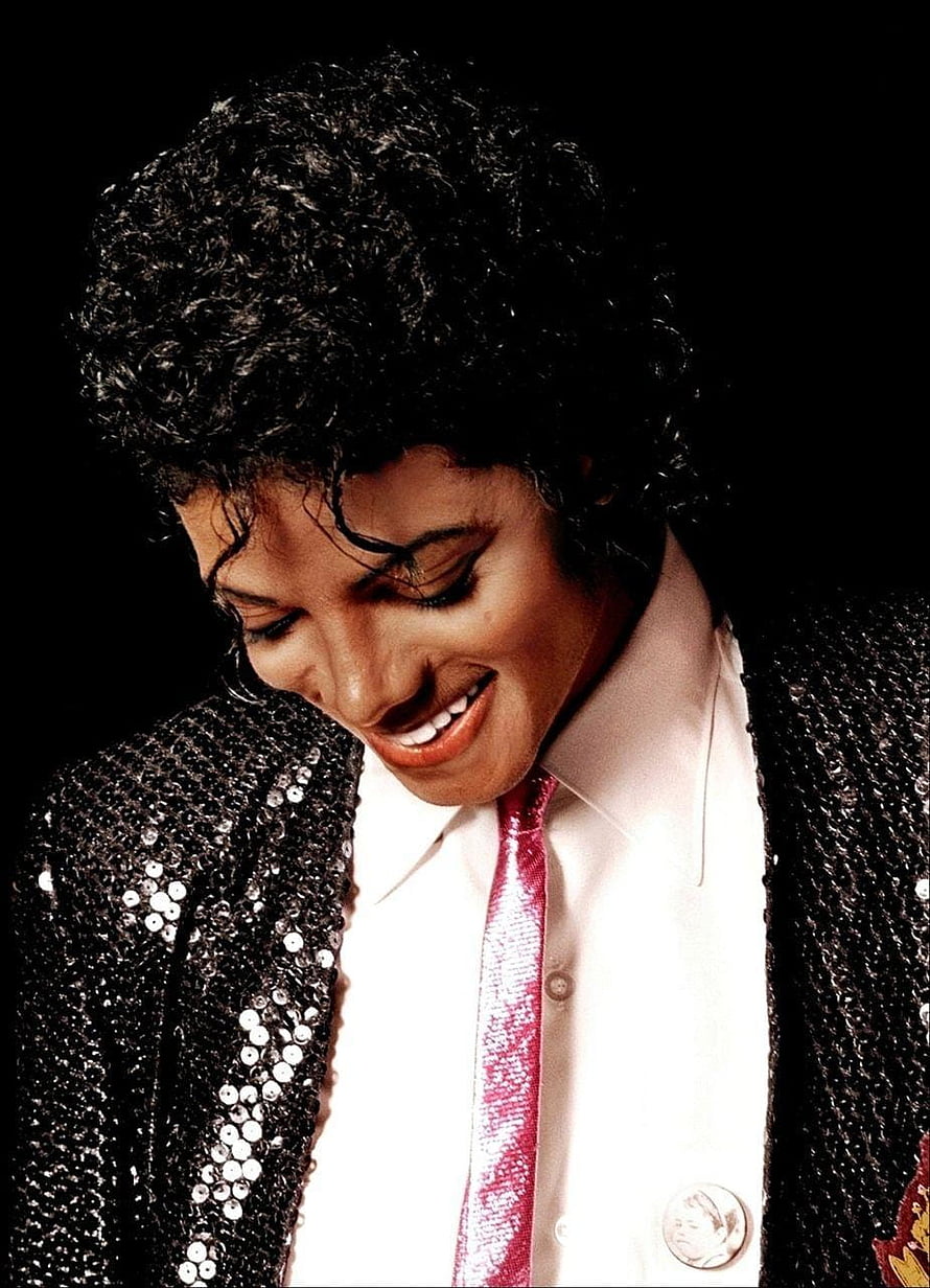 Michael Jackson in a Sequined Jacket and Pink Tie with a Warm Smile HD phone wallpaper