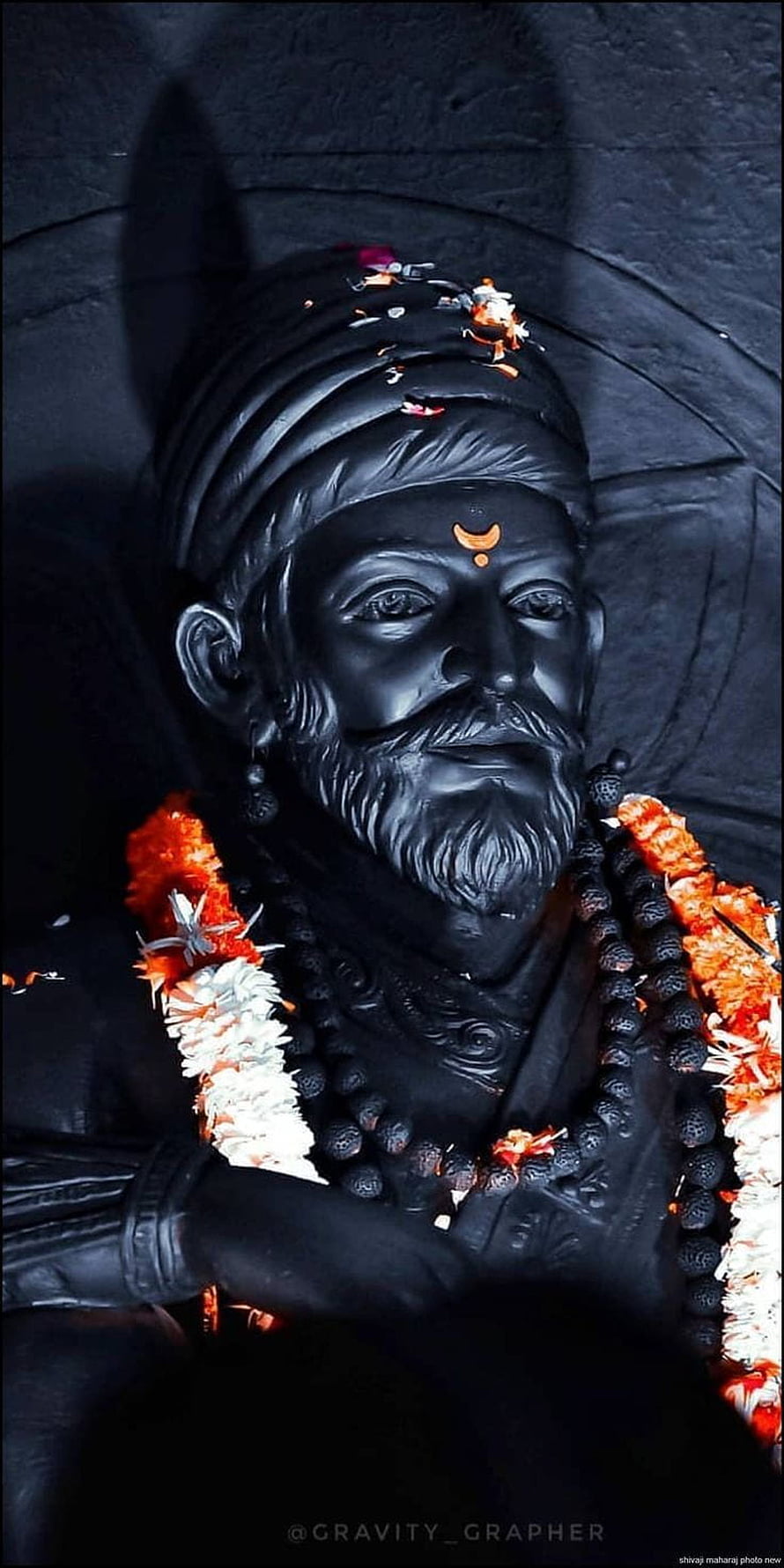 Chhatrapati Shivaji Maharaj Black Statue Portrait with Turban and Floral Garland HD phone wallpaper