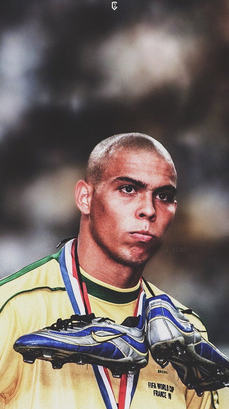 Ronaldo Nazario in Brazil 1998 World Cup Jersey Holding Blue Nike Boots HD phone wallpaper
