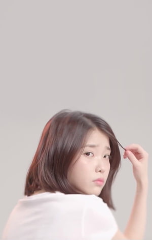 Iu Portrait in White Top with Soft Grey Background HD phone wallpaper