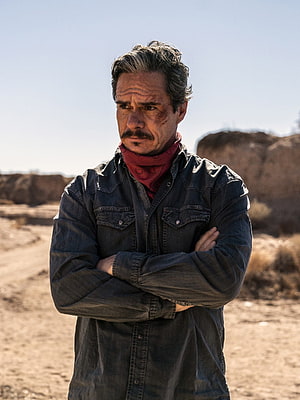 Tony Dalton as Nacho Varga in Better Call Saul Desert Portrait HD phone wallpaper