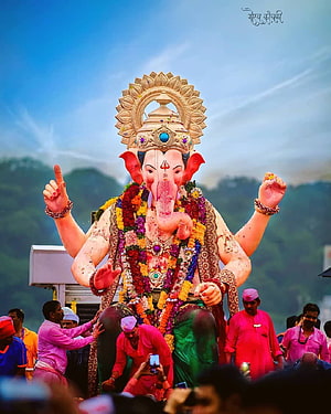 Ganesh Utsav Festival Procession Featuring a Large Ornate Ganesha Idol in Mumbai HD phone wallpaper