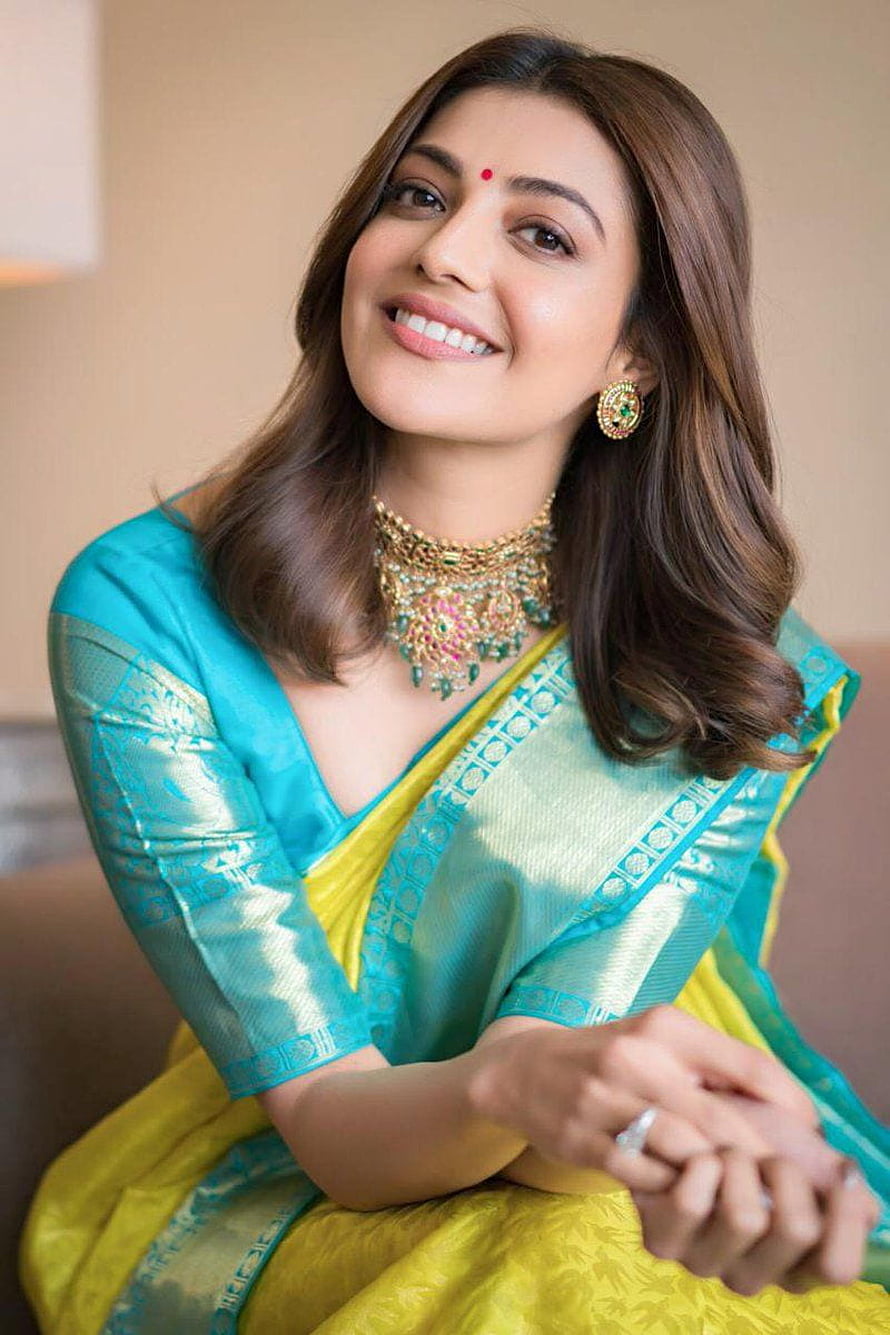 Kajal Agarwal in Turquoise and Yellow Silk Saree with Traditional Gold Jewelry HD phone wallpaper