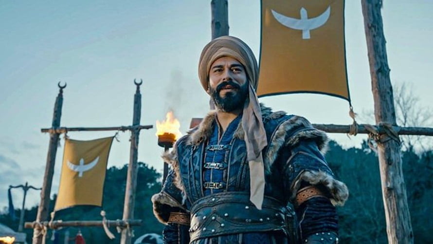 Kurulus Osman Season 3 Warrior in Fur Armor with Golden Banners HD wallpaper