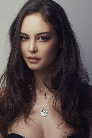 Courtney Eaton Portrait With Long Dark Hair And Delicate Pendant Necklace HD phone wallpaper