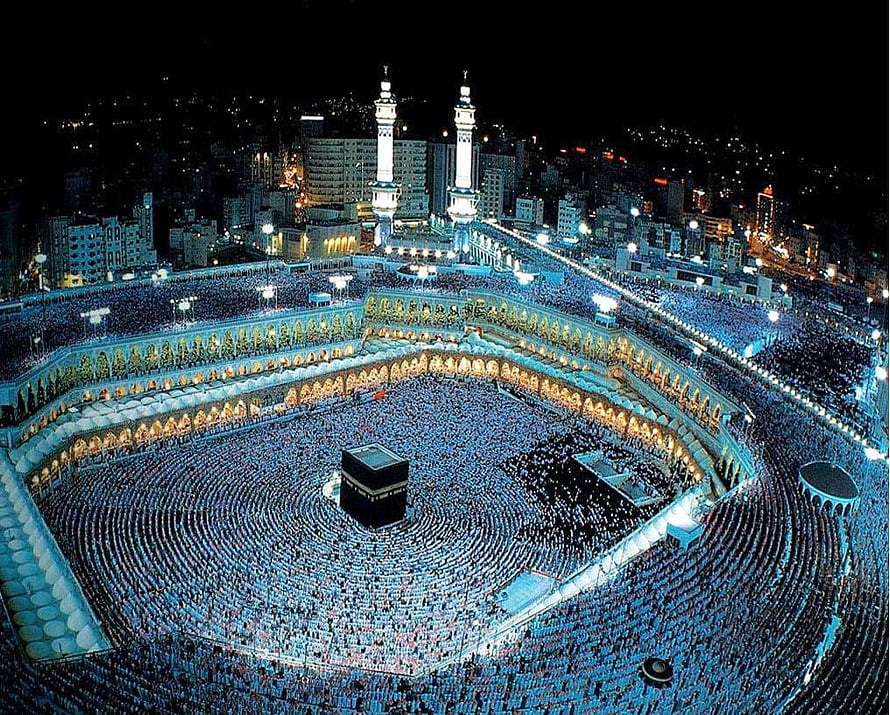 Aerial Night View of the Kaaba and Grand Mosque in Mecca During Hajj Pilgrimage HD wallpaper
