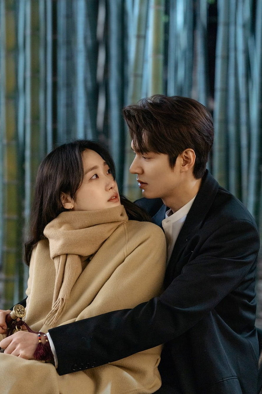 Kim Go Eun and Lee Min Ho in an intimate embrace from The King: Eternal Monarch HD phone wallpaper