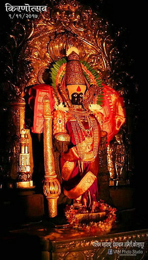 Mahalaxmi Temple Kolhapur Deity Idol with Golden Ornamentation and Red Garments HD phone wallpaper
