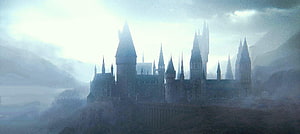 Hogwarts Castle in Misty Fog from the Harry Potter Film Series HD wallpaper