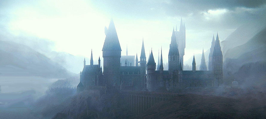 Hogwarts Castle in Misty Fog from the Harry Potter Film Series HD wallpaper