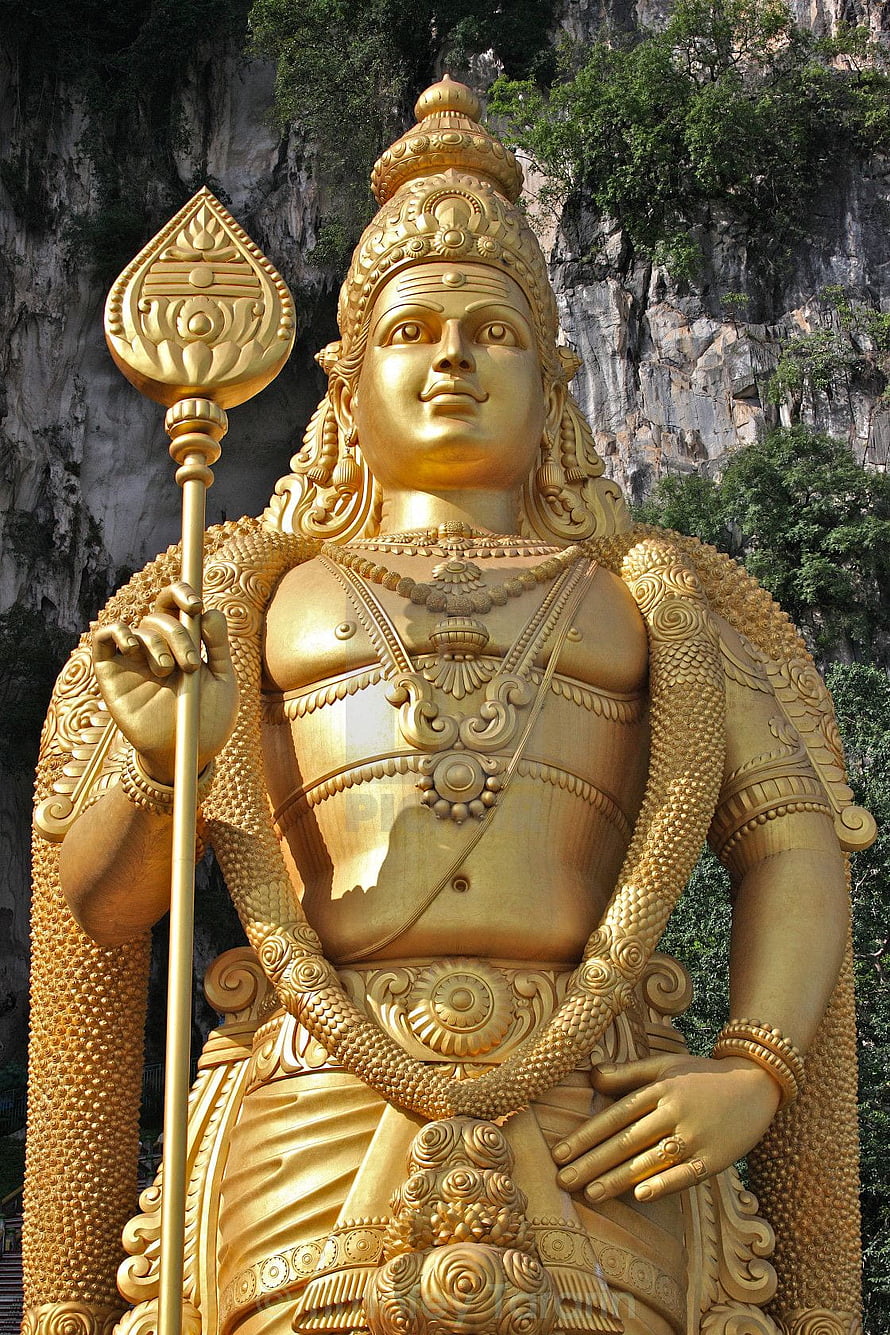 Golden Murugan Statue at Batu Caves Malaysia HD phone wallpaper