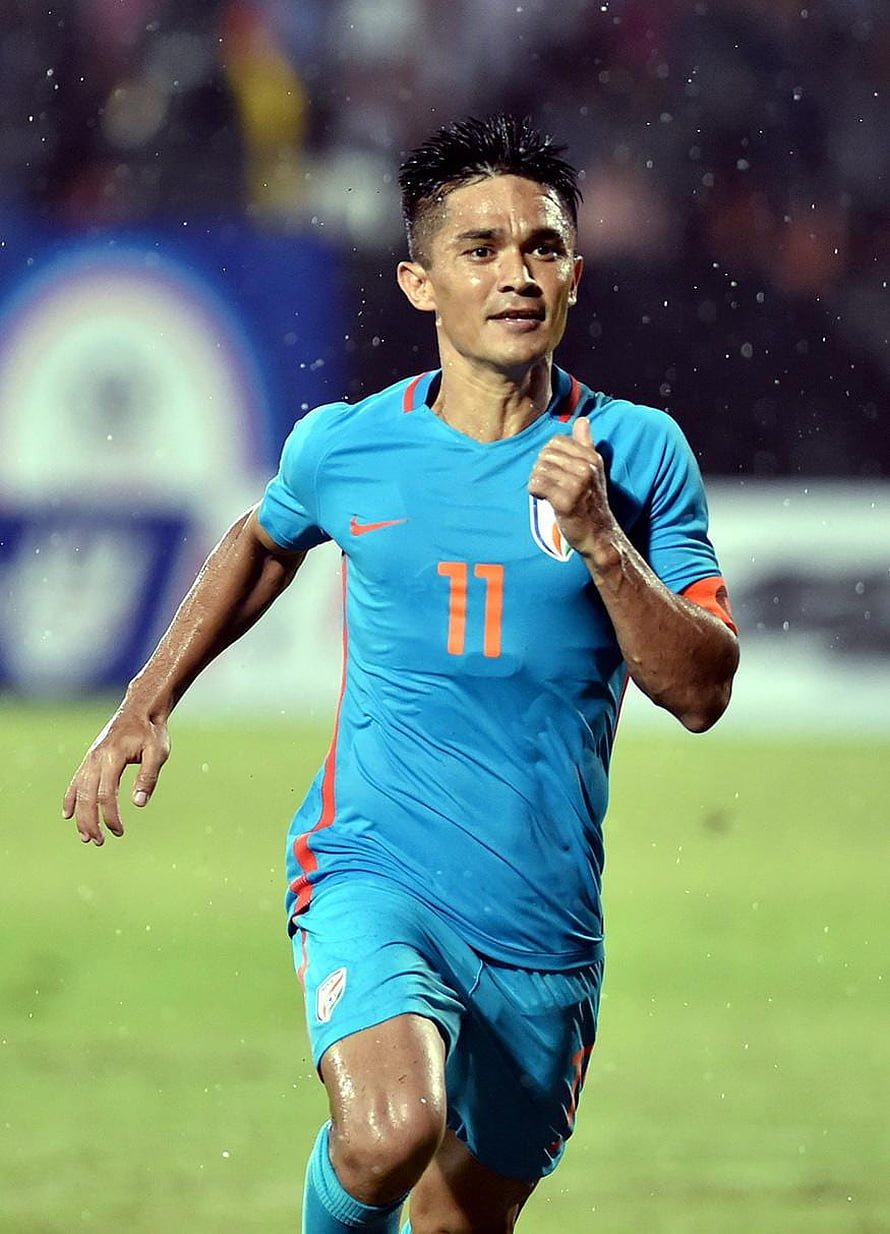 Sunil Chhetri in India Blue Kit Sprinting on the Pitch During a Match HD phone wallpaper