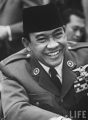 Soekarno in Military Uniform Wearing Traditional Cap HD phone wallpaper