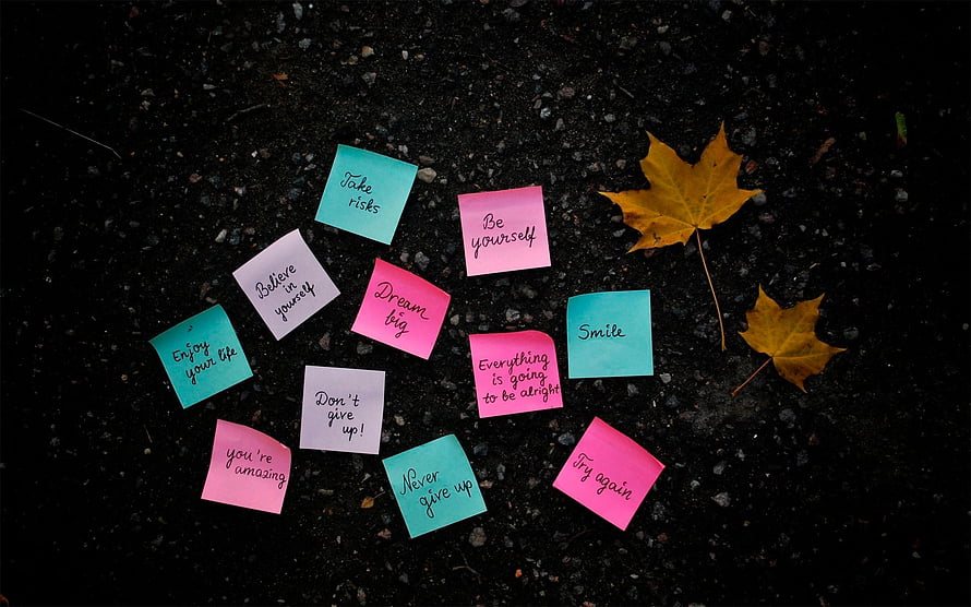 Inspirational Sticky Notes with Positive Affirmations on Dark Ground HD wallpaper