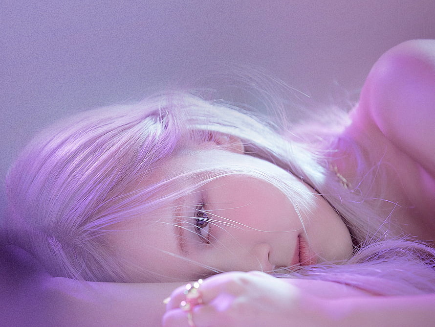 Rosé from BLACKPINK in Soft Lavender Portrait with Platinum Hair HD wallpaper