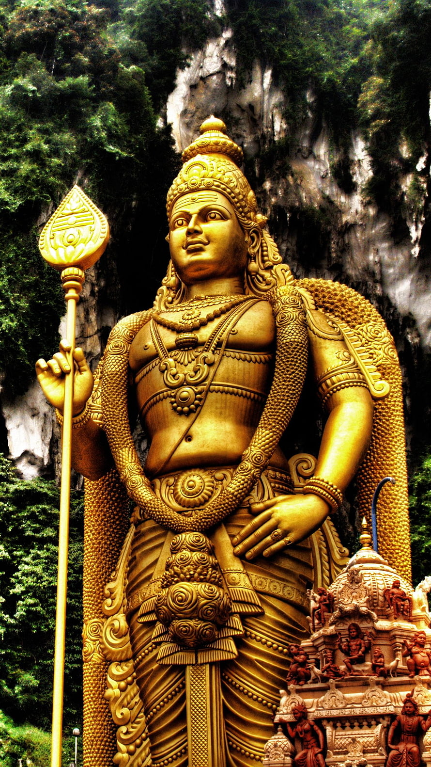 Giant Golden Murugan Statue Holding Vel at Batu Caves Temple HD phone wallpaper