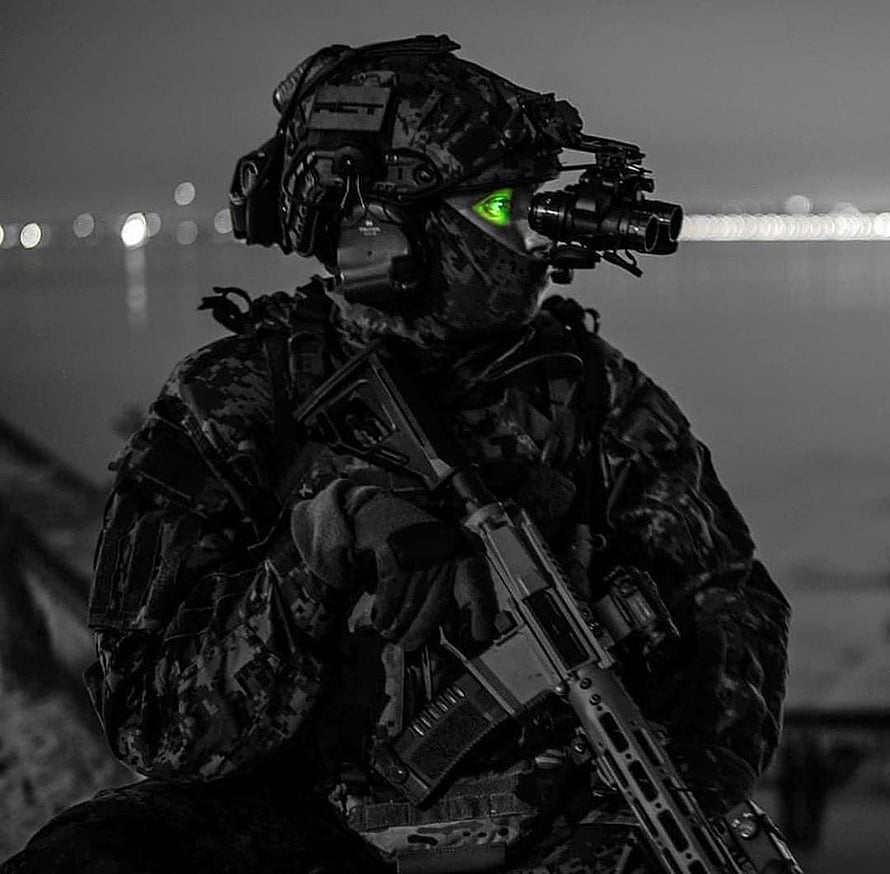 US Special Forces Operator in Night Vision Goggles Holding Tactical Rifle HD wallpaper