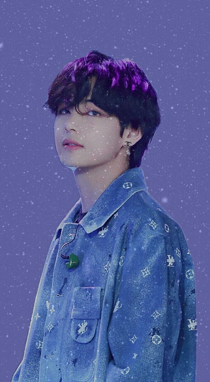 BTS V Taehyung in a blue patterned jacket with purple hair against a starry background HD phone wallpaper