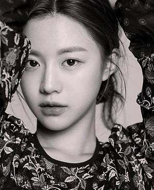 Go Yoon Jung Black and White Portrait with Floral Patterned Fabric Framing HD phone wallpaper