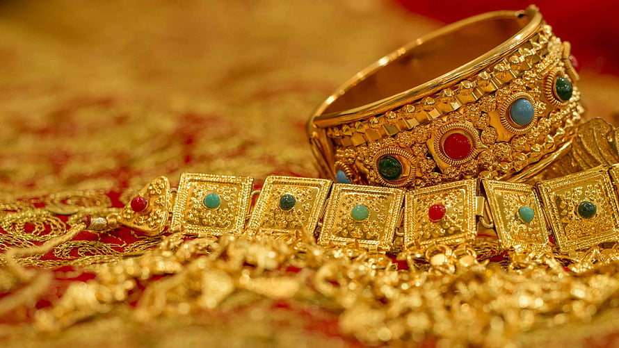 Traditional Indian Gold Bangle and Necklace Set With Gemstone Accents HD wallpaper