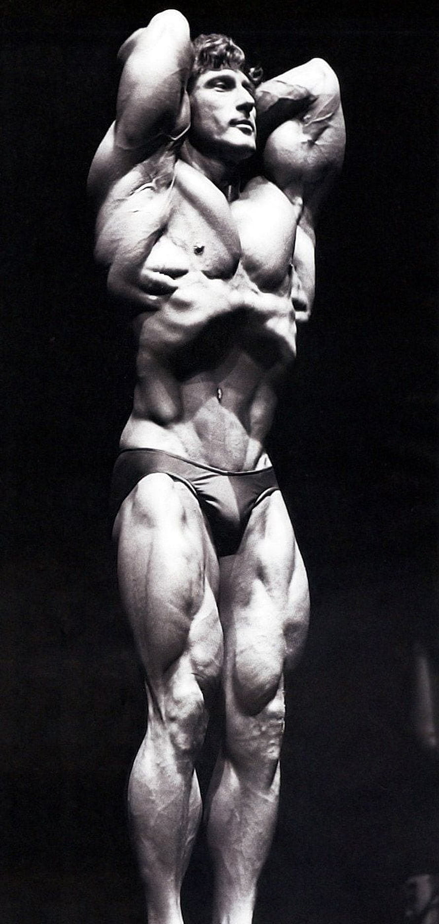 Frank Zane Classic Bodybuilding Pose in Black and White HD phone wallpaper