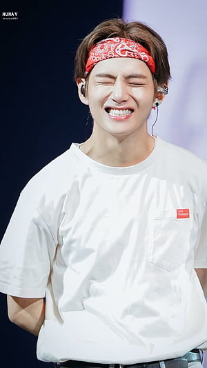 Kim Taehyung Smiling On Stage Wearing A Red Bandana And White T-Shirt HD phone wallpaper