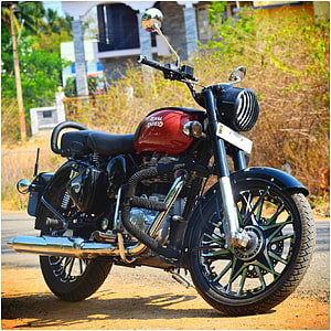 Classic Royal Enfield Bullet Motorcycle with Red Fuel Tank and Chrome Details HD phone wallpaper