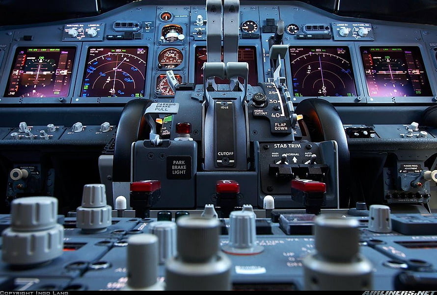 Boeing 737 Cockpit Interior With Digital Flight Instruments And Control Yoke HD wallpaper