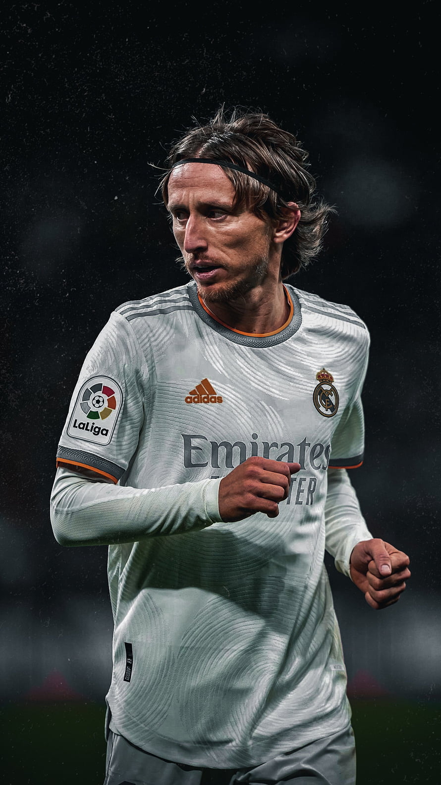 Luka Modric in Real Madrid Away Kit During LaLiga Match HD phone wallpaper
