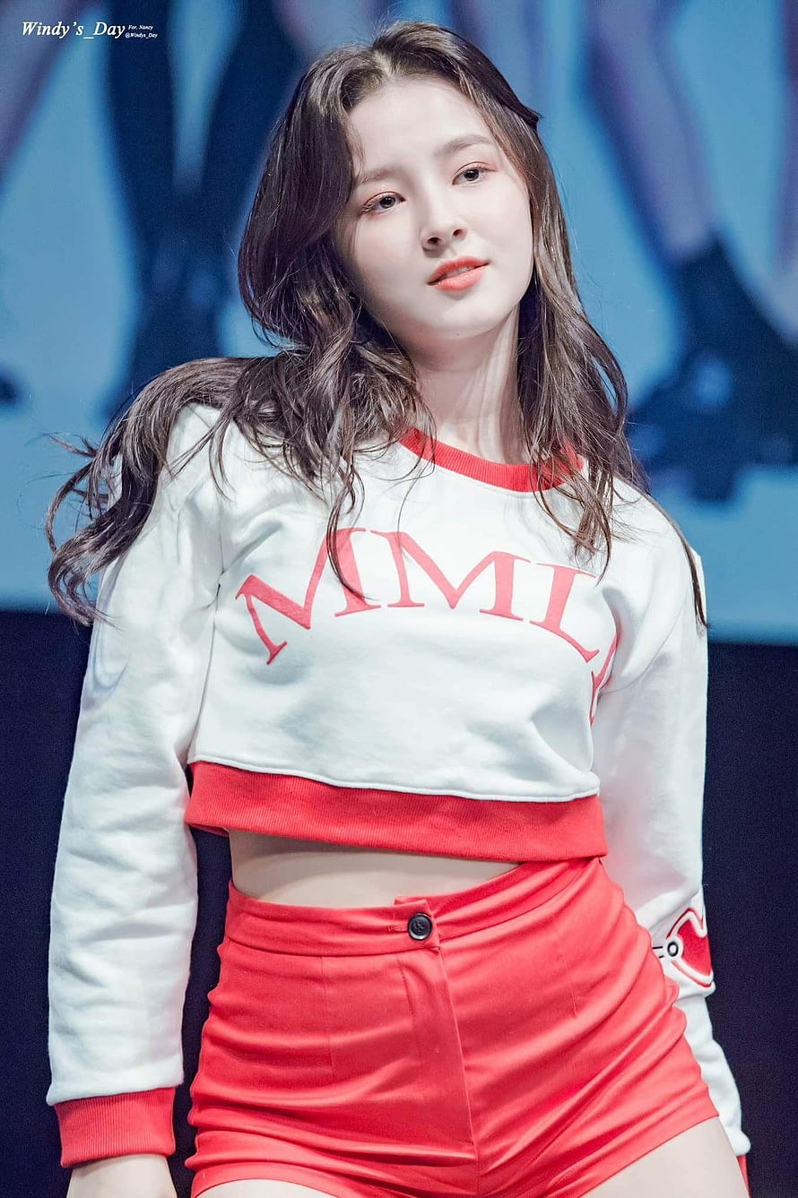 Nancy Jewel McDonie in White and Red Crop Top and Skirt Stage Look HD phone wallpaper