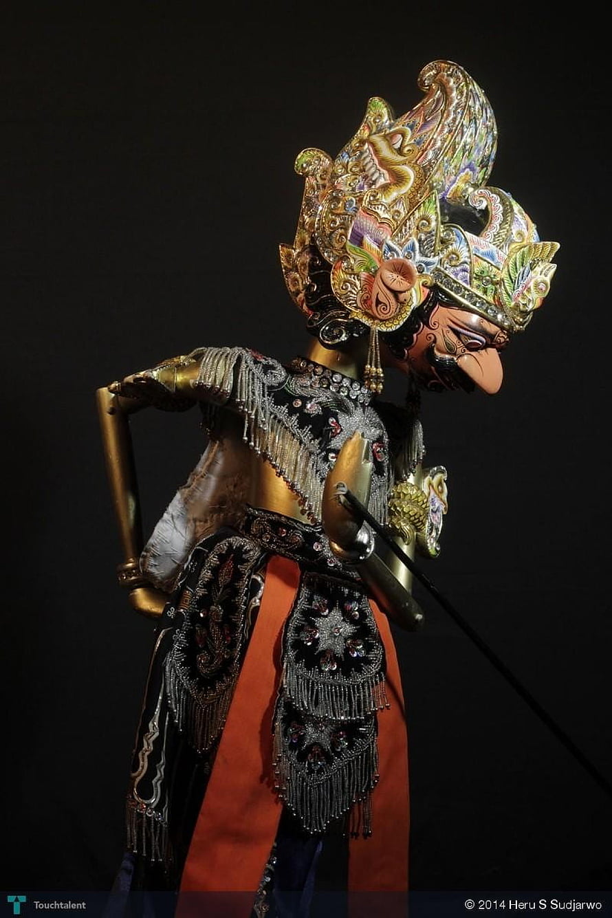 Ornate Wayang Golek Sunda Puppet with Intricate Gold Headdress and Traditional Costume HD phone wallpaper