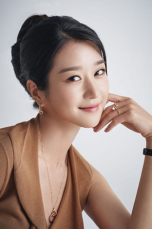 Seo Ye Ji Elegant Portrait in Brown Blazer with Gold Jewelry HD phone wallpaper