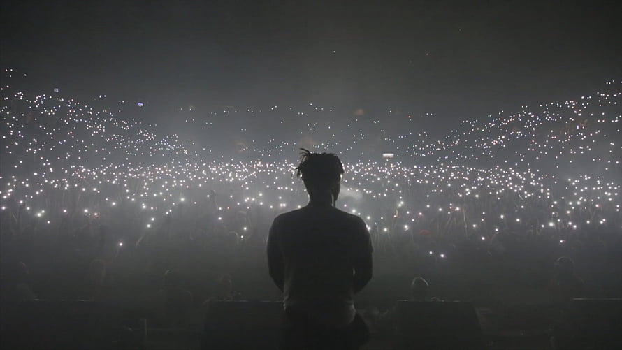 Juice Wrld Silhouette Facing Sea of Lights at Nighttime Concert HD wallpaper