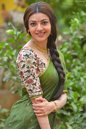 Kajal Aggarwal in Green Saree with Floral Blouse and Gold Jewelry HD phone wallpaper