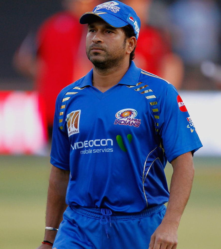 Sachin Tendulkar in Mumbai Indians Blue Cricket Kit with Videocon Sponsorship HD phone wallpaper