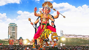 Mumbai Ganpati Festival: Grand Ganesha Idol on Tiger at Dashashwamedh HD wallpaper