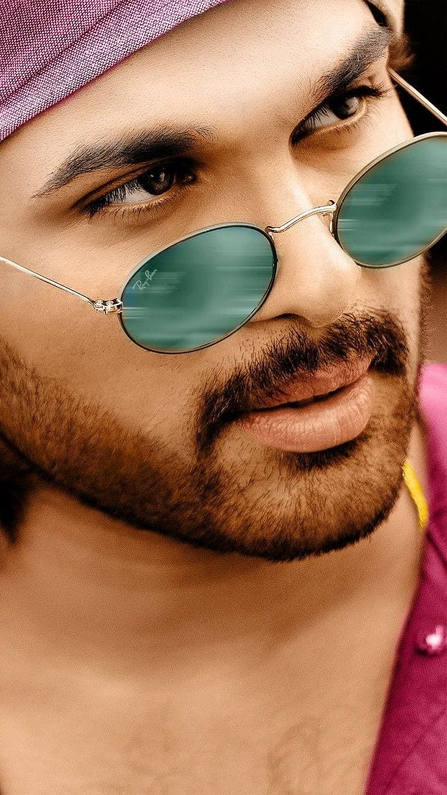 Allu Arjun in Pushpa with Round Sunglasses and Turban HD phone wallpaper