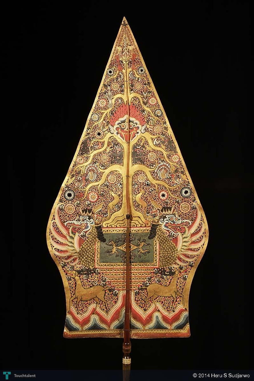 Ornate Javanese Royal Fan with Mythical Garuda and Deer Motifs HD phone wallpaper