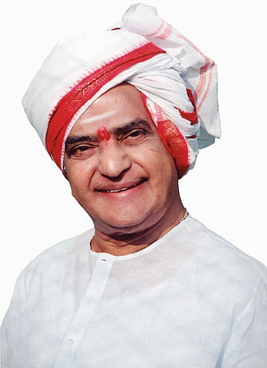 Portrait of NTR in Traditional White Kurta and Red White Turban HD phone wallpaper