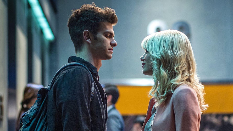 Andrew Garfield and Emma Stone in The Amazing Spider-Man cinematic still HD wallpaper